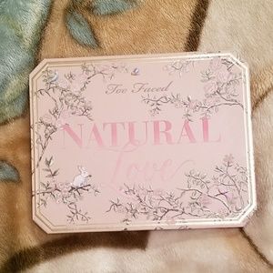 Too faced natural eye shadow palette